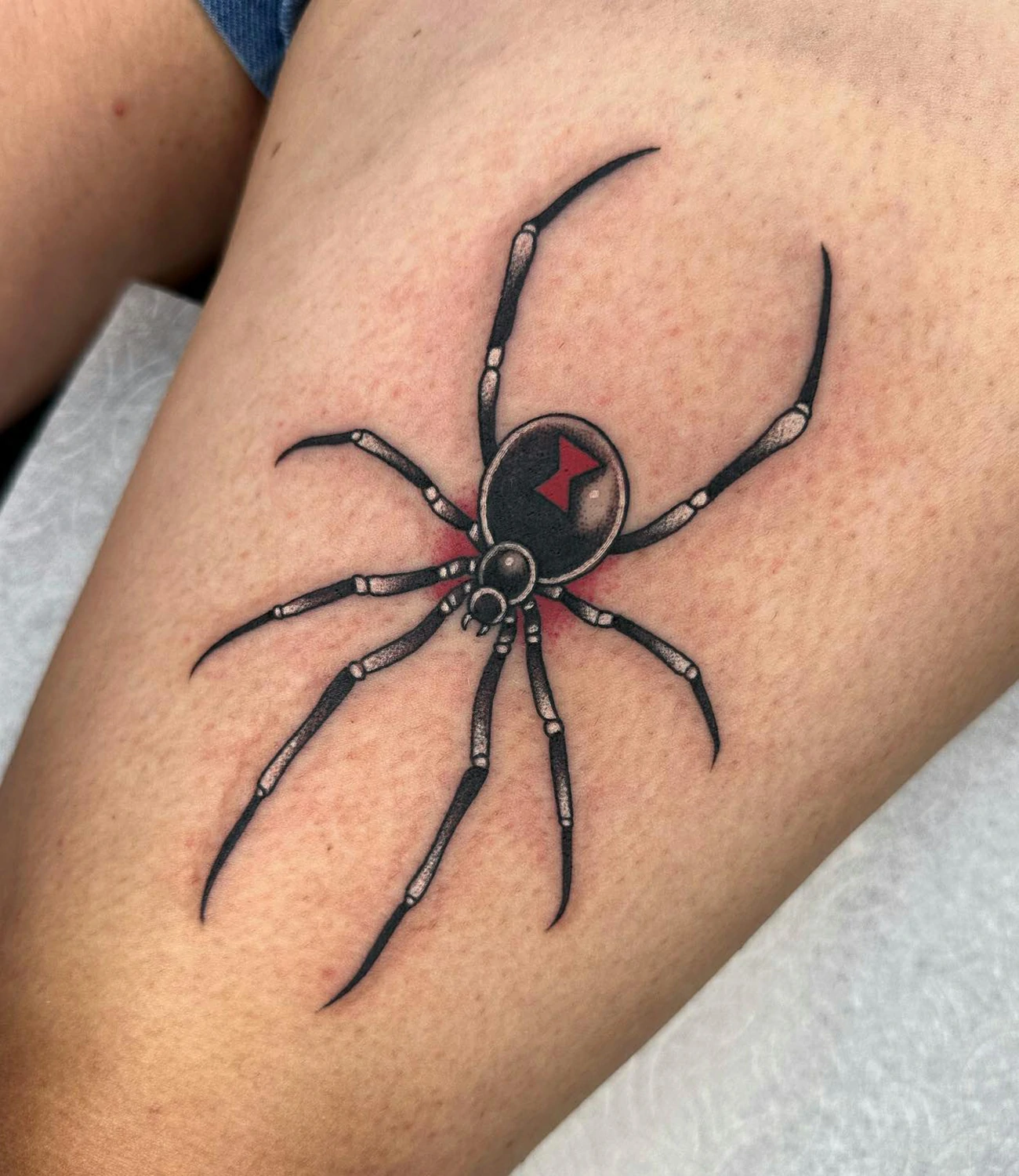 Tattoo black widow spider