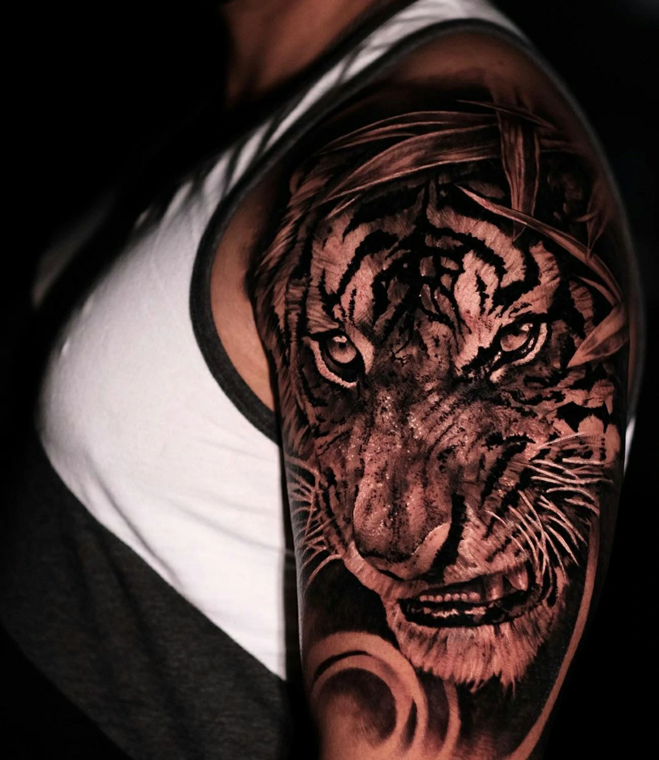 Shoulder Tiger Tattooa