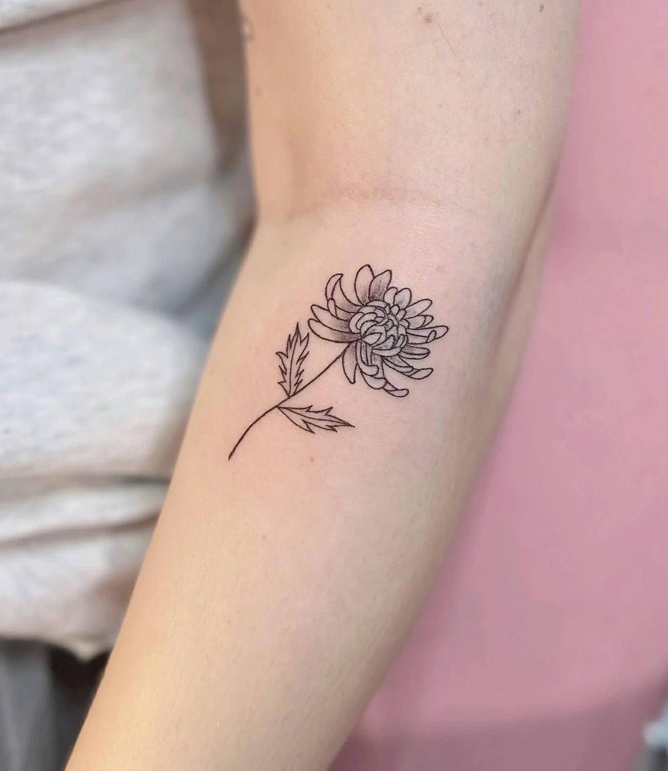 Small Chrysanthemum Tattoo #chrysanthemumtattoo