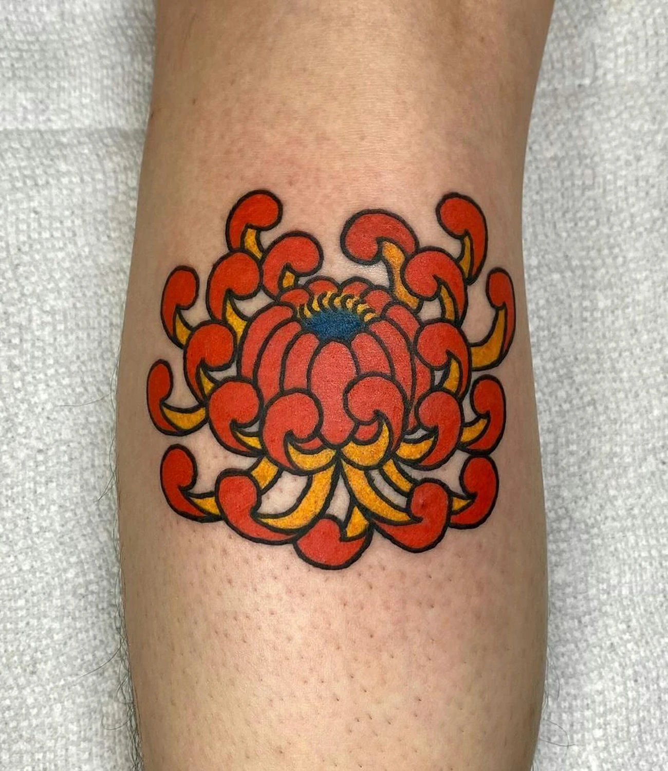 Traditional Chrysanthemum Tattoo #chrysanthemumtattoo