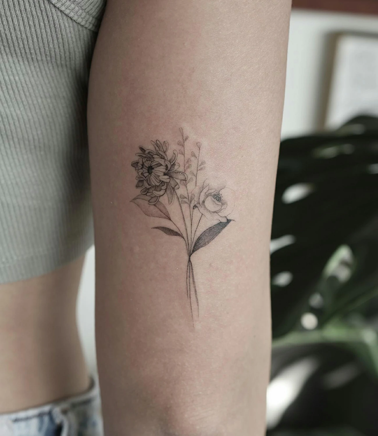 Delicate Chrysanthemum Tattoo #chrysanthemumtattoo