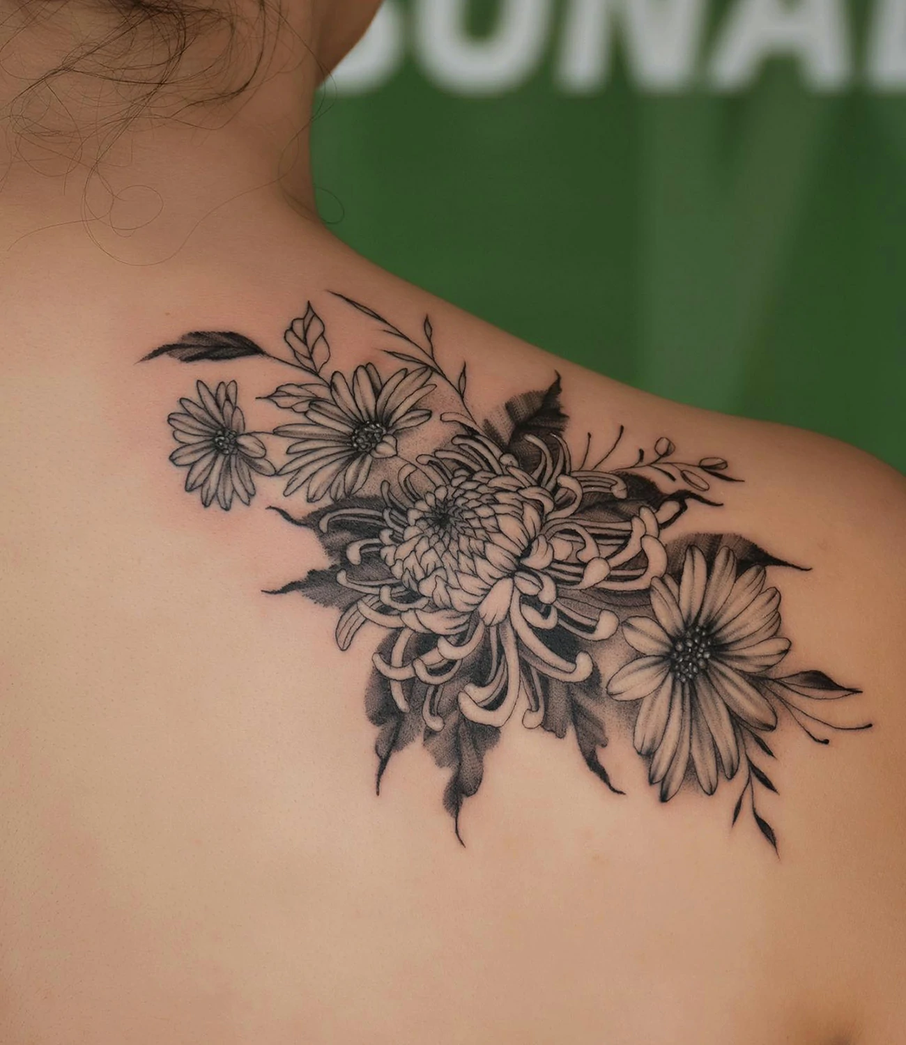 Daisy and Chrysanthemum Tattoo #chrysanthemumtattoo