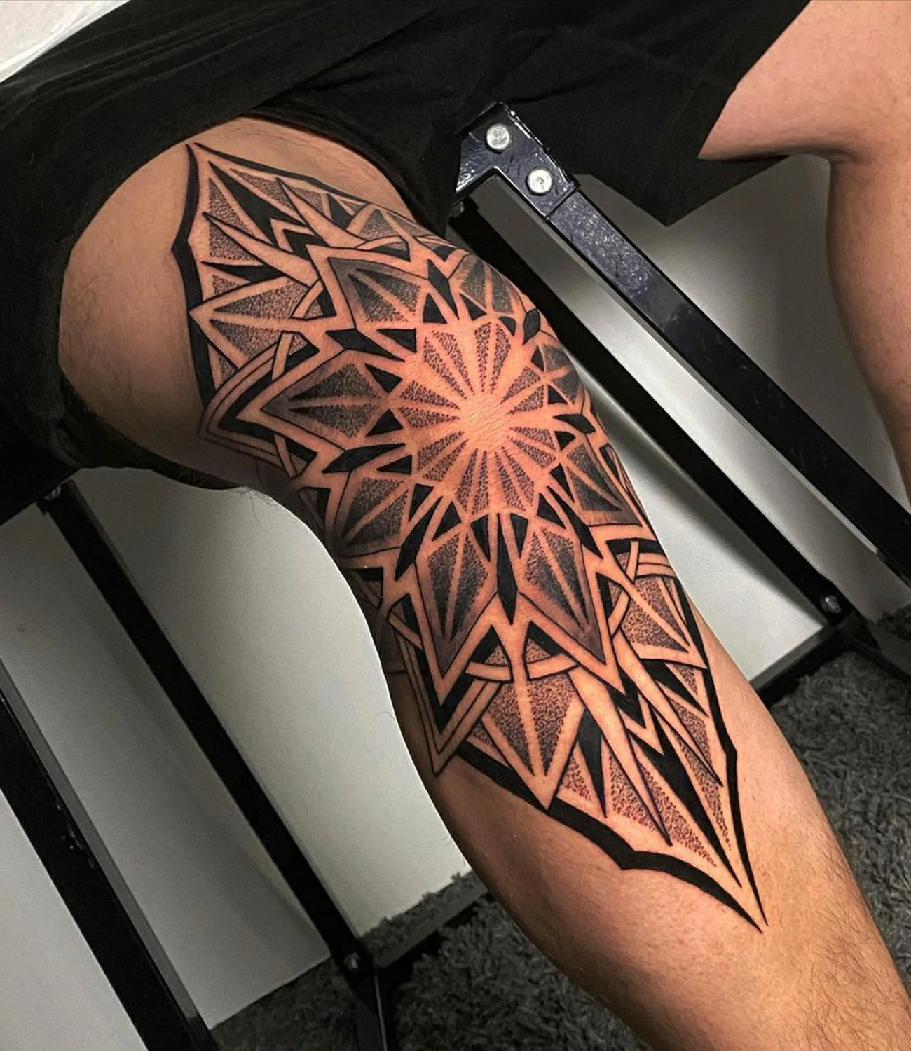geometric knee tattoos